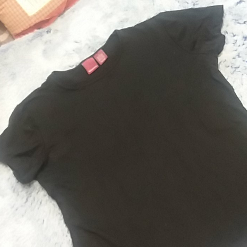 Black tee - Picture 3 of 3